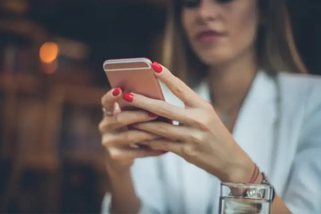 lead routing from HubSpot on sales rep's mobile phone